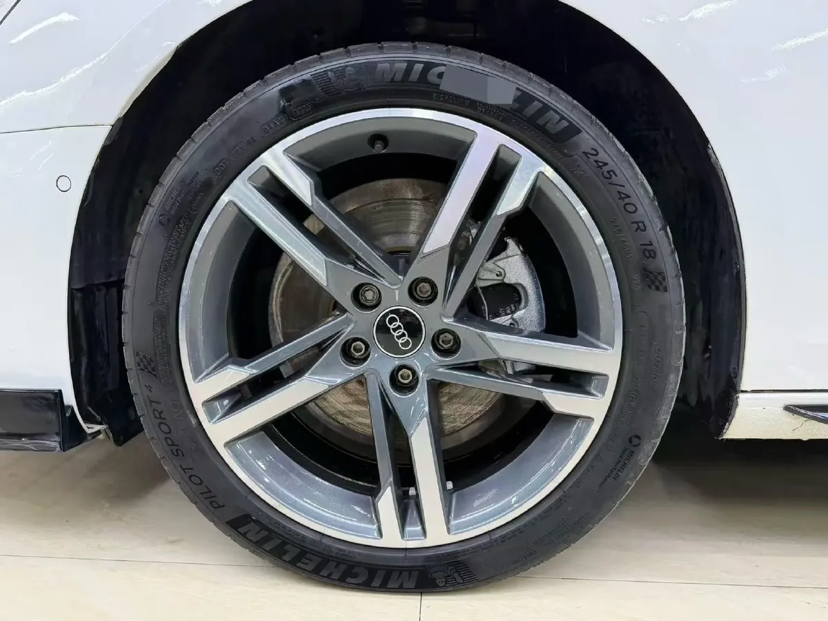 2023 Audi A4L 2.0T 190HP L4 7DCT,autocango,china used car exporter,china ev exporter,chinese used car exporter,chinese used ev exporter