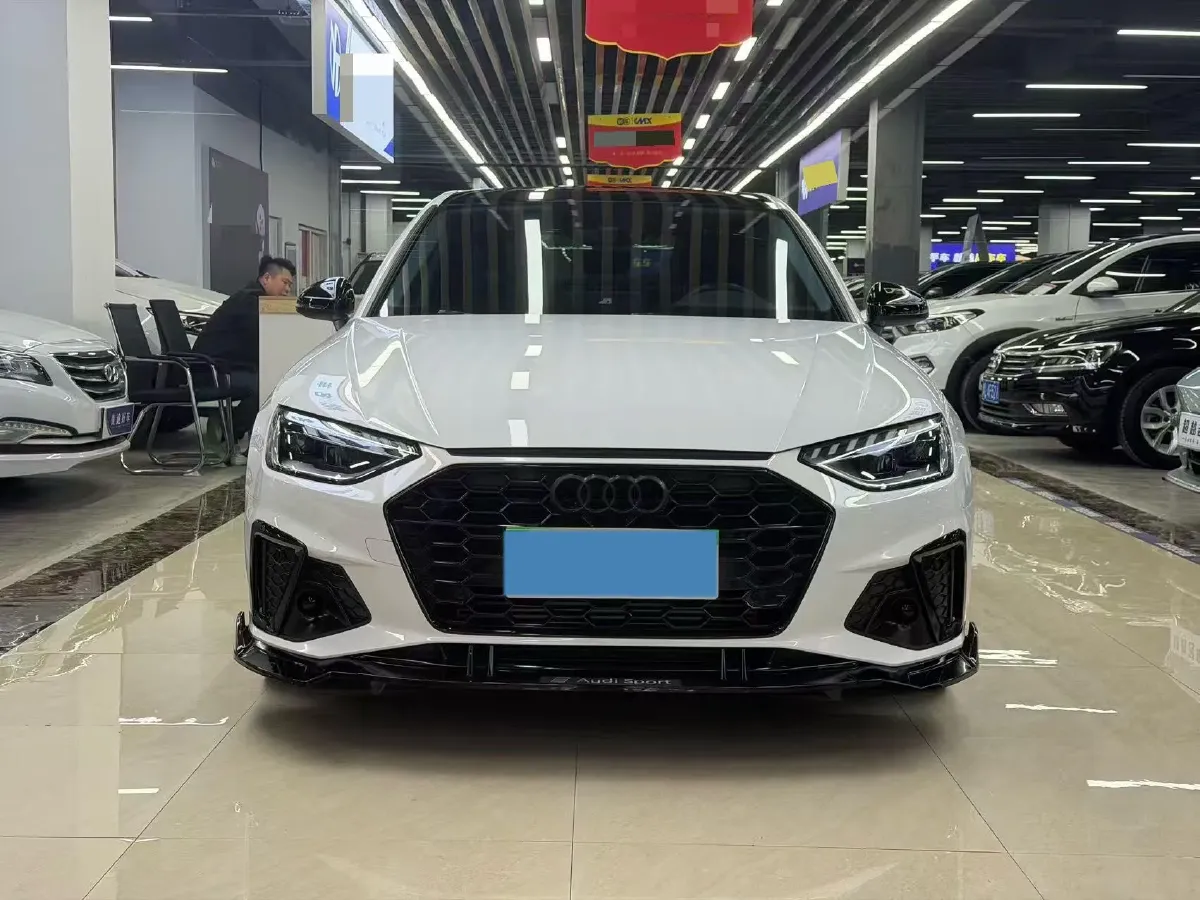 2023 Audi A4L 2.0T 190HP L4 7DCT,autocango,china used car exporter,china ev exporter,chinese used car exporter,chinese used ev exporter