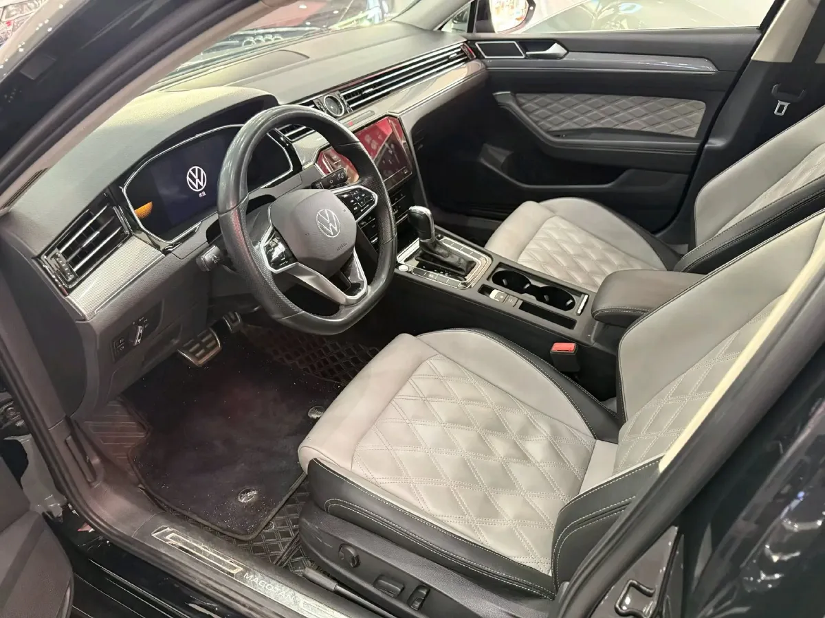 2023 Volkswagen Magotan 2.0T 186HP L4 7DCT,autocango,china used car exporter,china ev exporter,chinese used car exporter,chinese used ev exporter