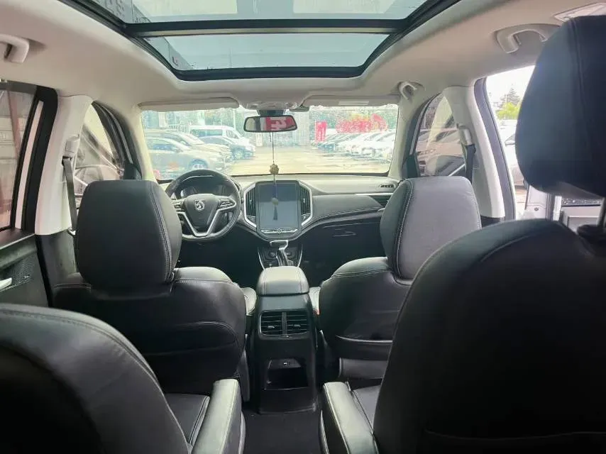 2020 HanTeng X7 1.5T 156HP L4 6AT,autocango,china used car exporter,china ev exporter,chinese used car exporter,chinese used ev exporter