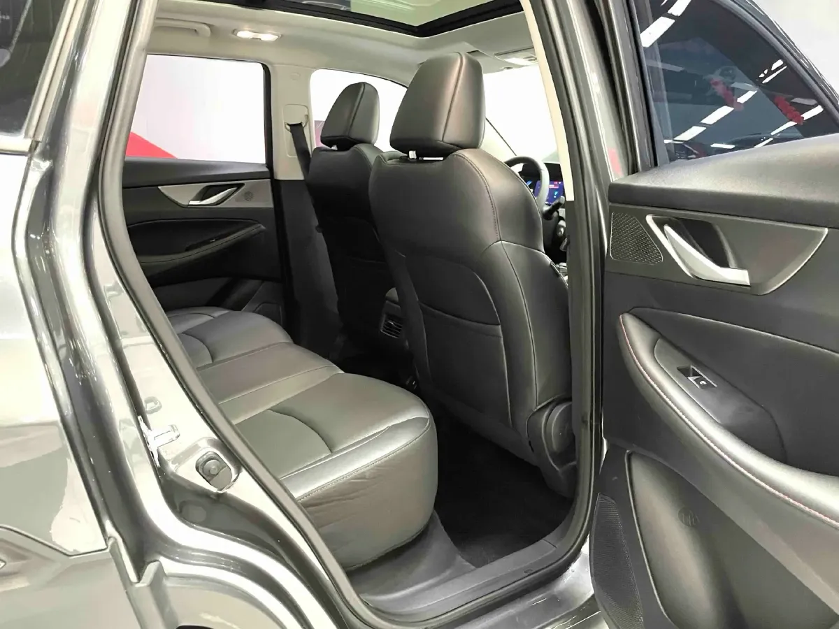 2022 ChangAn CS35 Plus 1.4T 160HP L4 7DCT,autocango,china used car exporter,china ev exporter,chinese used car exporter,chinese used ev exporter