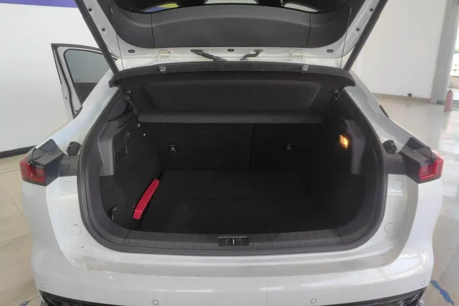 2022 Bestune B70S 2.0T 224HP L4 6AT,autocango,china used car exporter,china ev exporter,chinese used car exporter,chinese used ev exporter