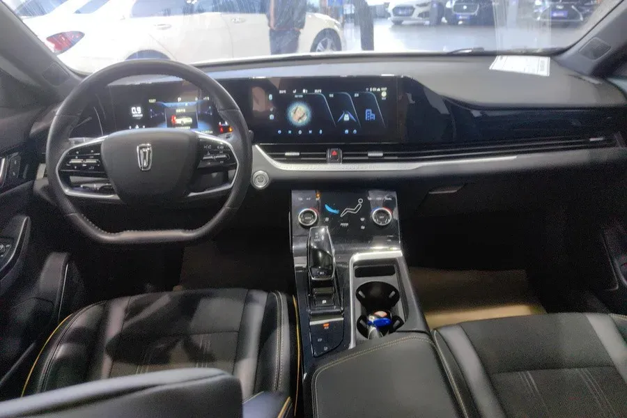 2022 Bestune B70S 2.0T 224HP L4 6AT,autocango,china used car exporter,china ev exporter,chinese used car exporter,chinese used ev exporter