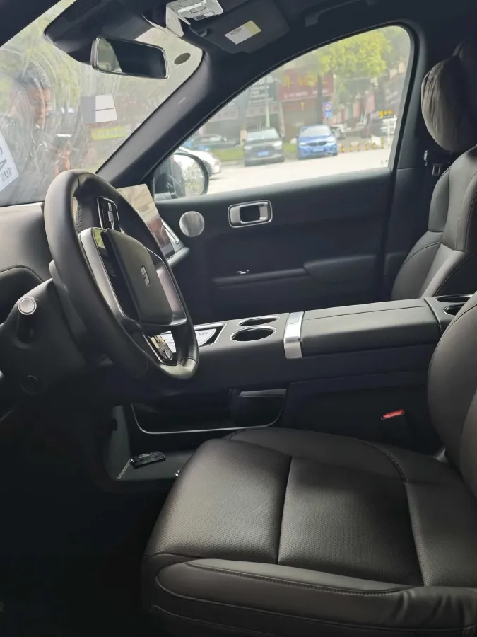 2023 Li L9 Range Extended 154HP REEV 42.6KWH,autocango,china used car exporter,china ev exporter,chinese used car exporter,chinese used ev exporter