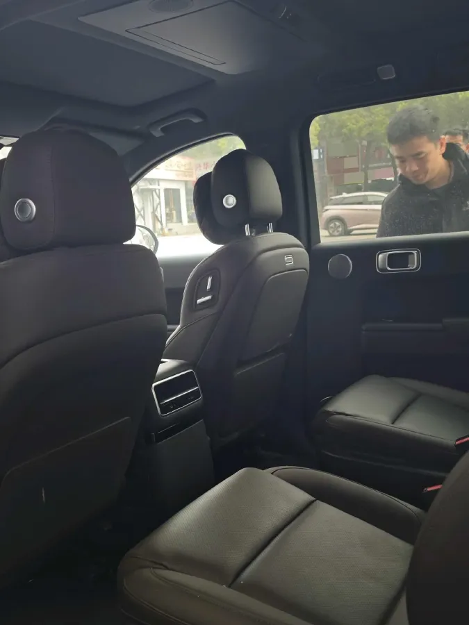 2023 Li L9 Range Extended 154HP REEV 42.6KWH,autocango,china used car exporter,china ev exporter,chinese used car exporter,chinese used ev exporter