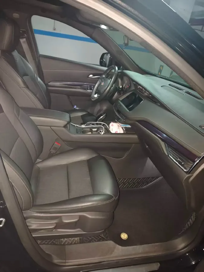 2022 Cadillac XT4 2.0T 237HP L4 9AT,autocango,china used car exporter,china ev exporter,chinese used car exporter,chinese used ev exporter