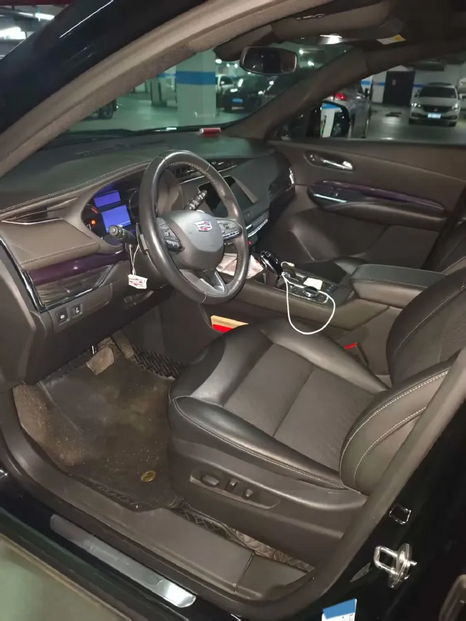 2022 Cadillac XT4 2.0T 237HP L4 9AT,autocango,china used car exporter,china ev exporter,chinese used car exporter,chinese used ev exporter