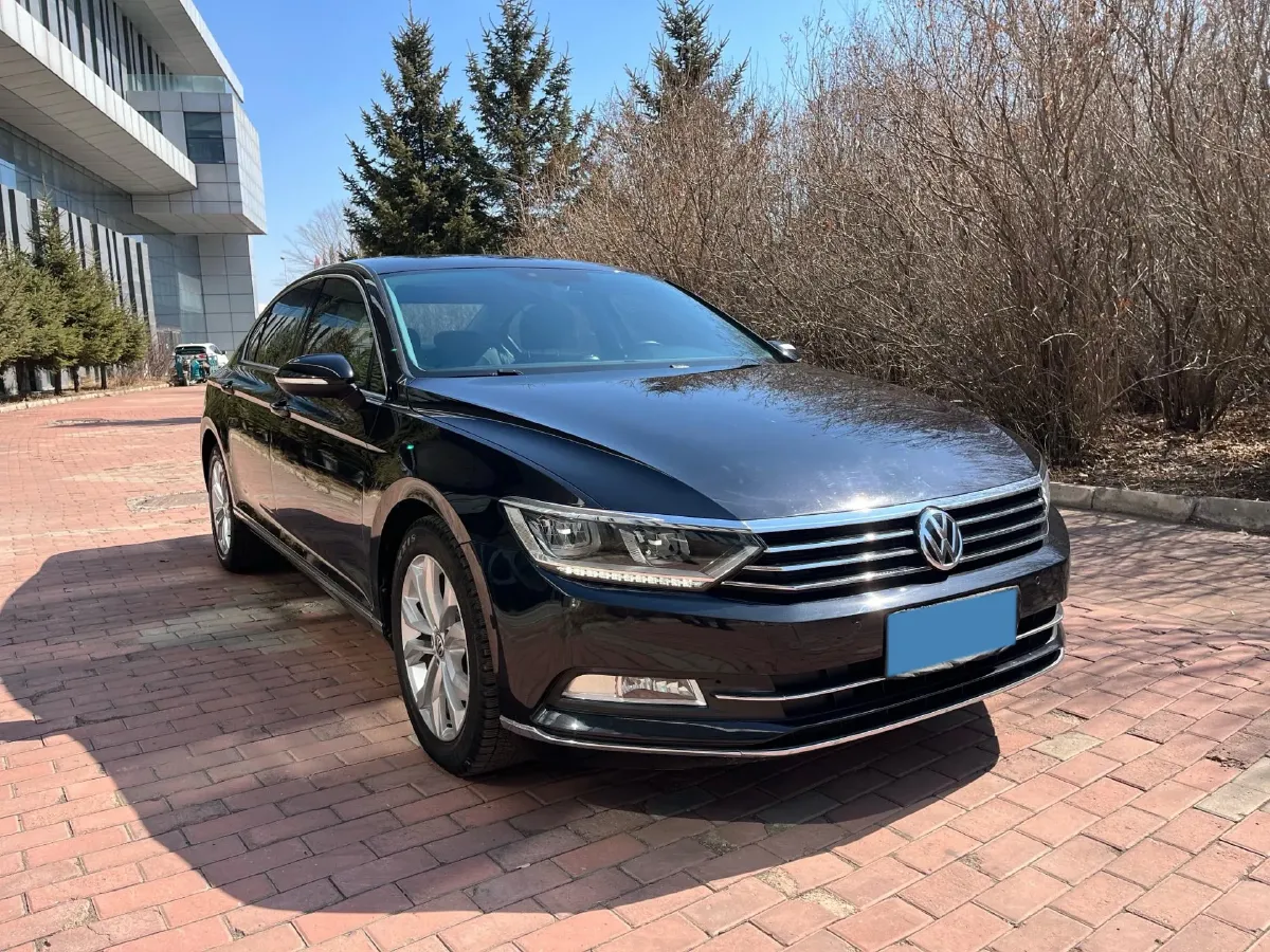 2019 Volkswagen Magotan 2.0T 186HP L4 7DCT,autocango,china used car exporter,china ev exporter,chinese used car exporter,chinese used ev exporter
