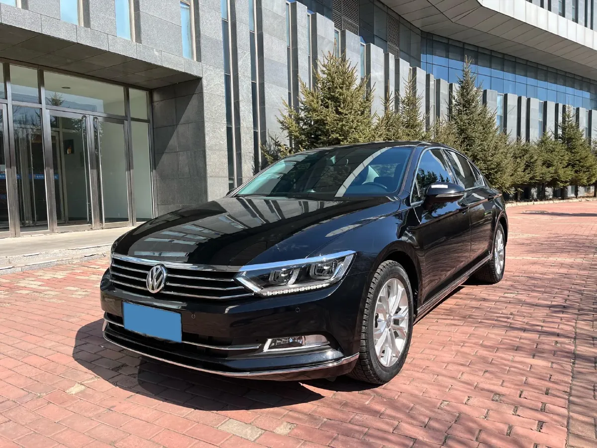 2019 Volkswagen Magotan 2.0T 186HP L4 7DCT,autocango,china used car exporter,china ev exporter,chinese used car exporter,chinese used ev exporter