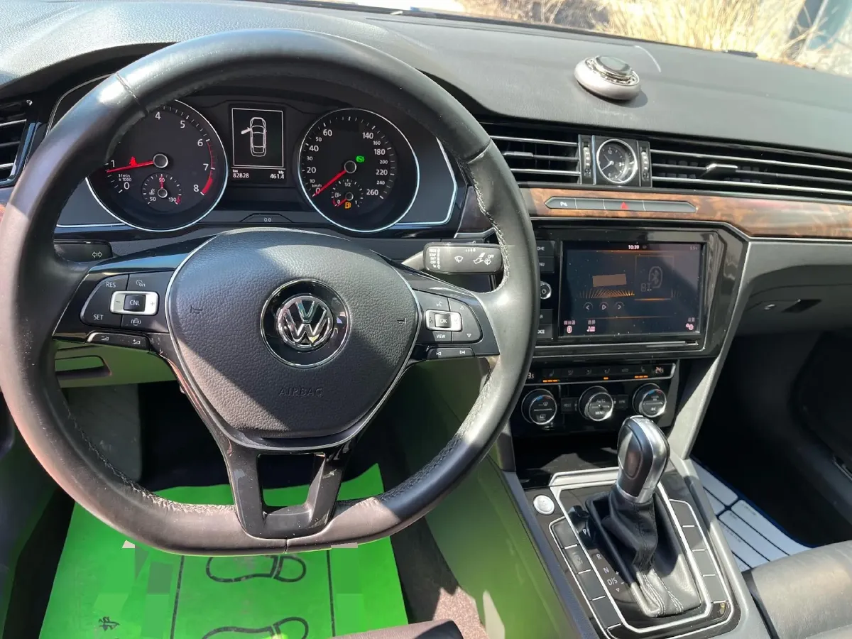 2019 Volkswagen Magotan 2.0T 186HP L4 7DCT,autocango,china used car exporter,china ev exporter,chinese used car exporter,chinese used ev exporter