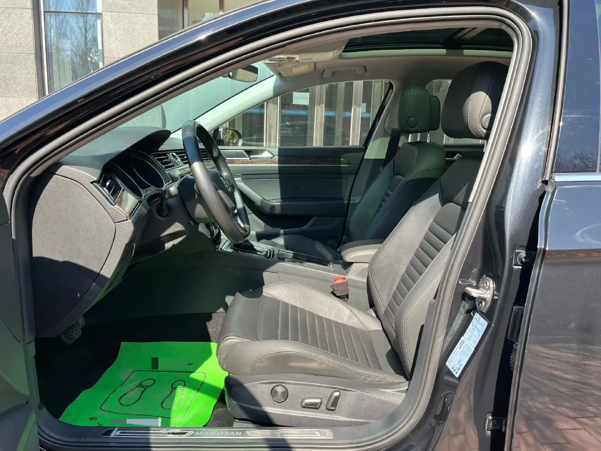 2019 Volkswagen Magotan 2.0T 186HP L4 7DCT,autocango,china used car exporter,china ev exporter,chinese used car exporter,chinese used ev exporter