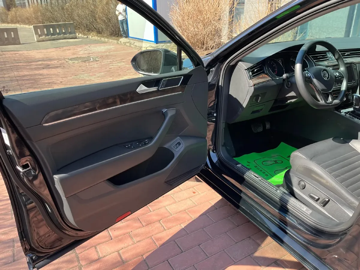 2019 Volkswagen Magotan 2.0T 186HP L4 7DCT,autocango,china used car exporter,china ev exporter,chinese used car exporter,chinese used ev exporter