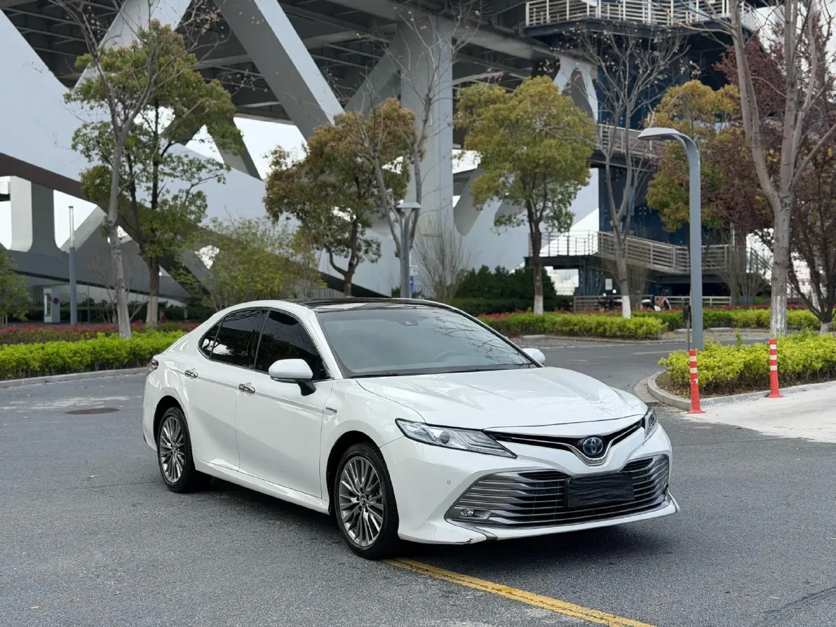 2019 Toyota Camry 2.5L 178HP L4 E-CVT Hybrid,autocango,china used car exporter,china ev exporter,chinese used car exporter,chinese used ev exporter