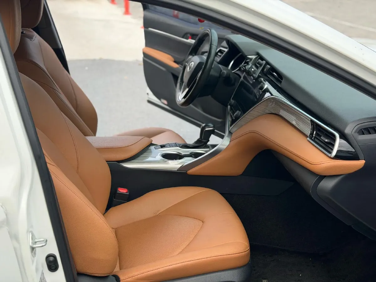 2019 Toyota Camry 2.5L 178HP L4 E-CVT Hybrid,autocango,china used car exporter,china ev exporter,chinese used car exporter,chinese used ev exporter