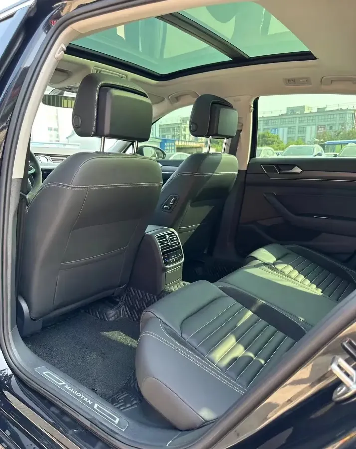 2020 Volkswagen Magotan 2.0T 186HP L4 7DCT,autocango,china used car exporter,china ev exporter,chinese used car exporter,chinese used ev exporter