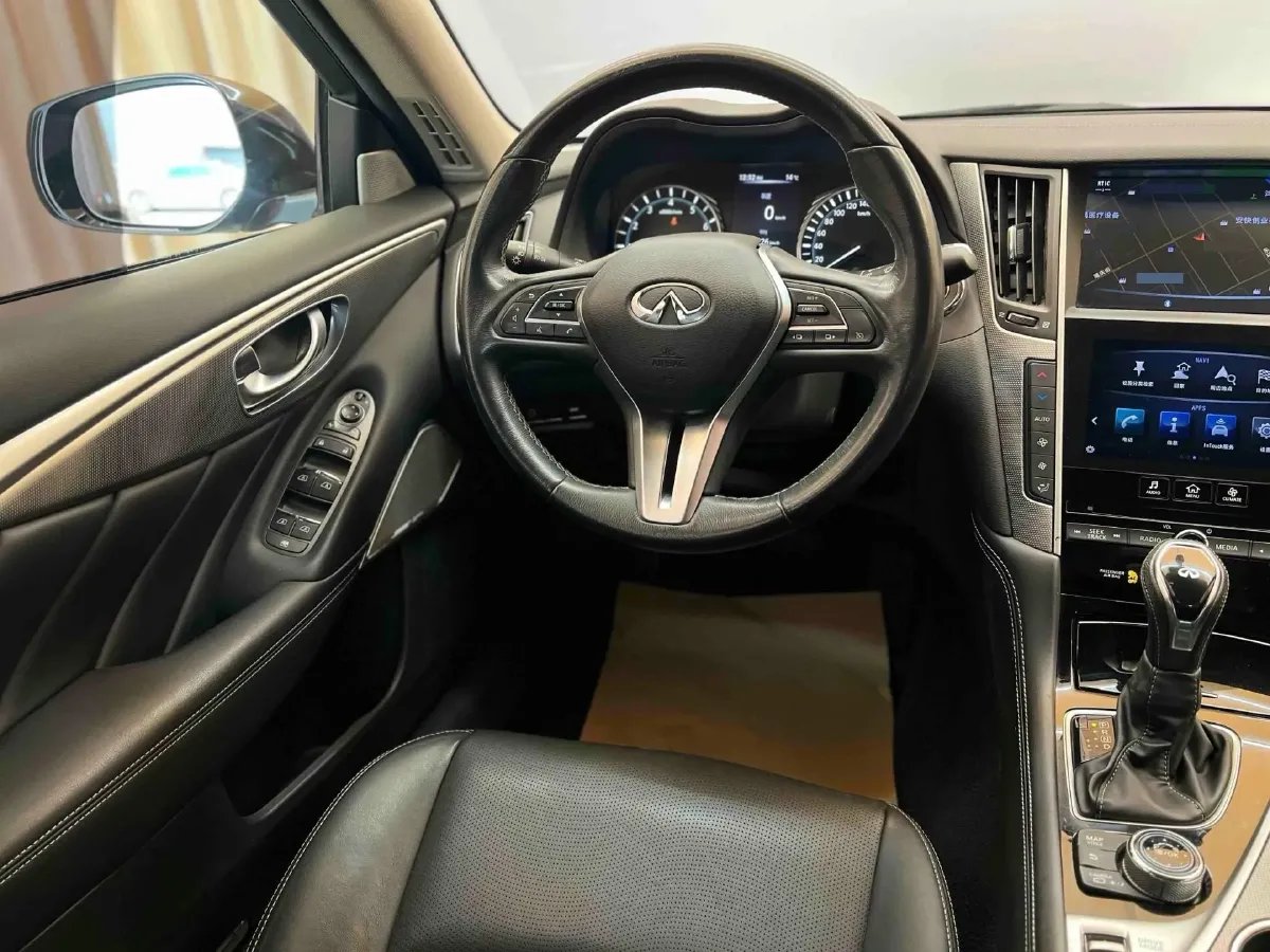 2018 Jeep Grand Commander 2.0T 265HP L4 9AT,autocango,china used car exporter,china ev exporter,chinese used car exporter,chinese used ev exporter