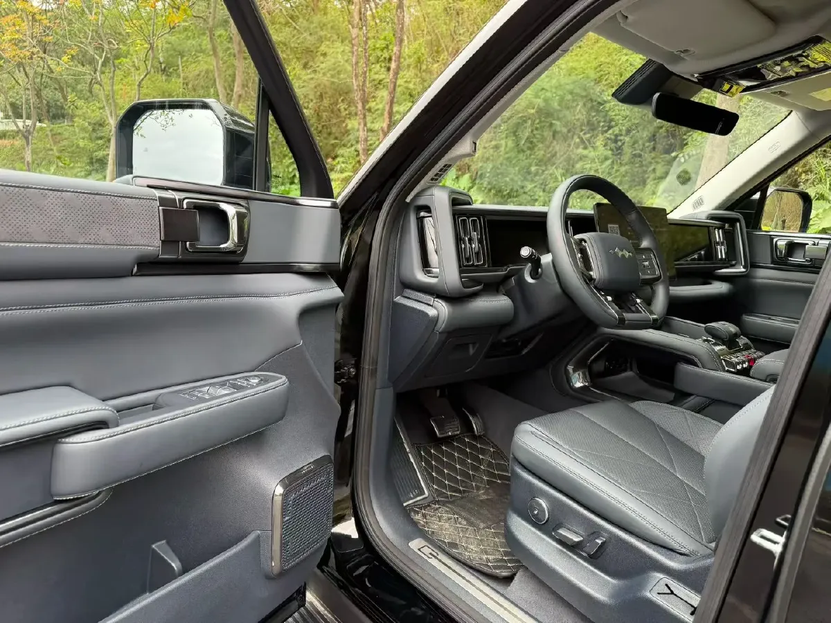 2023 FangChengBao Bao 5 1.5T 194HP L4 E-CVT PHEV 31.8KWH,autocango,china used car exporter,china ev exporter,chinese used car exporter,chinese used ev exporter