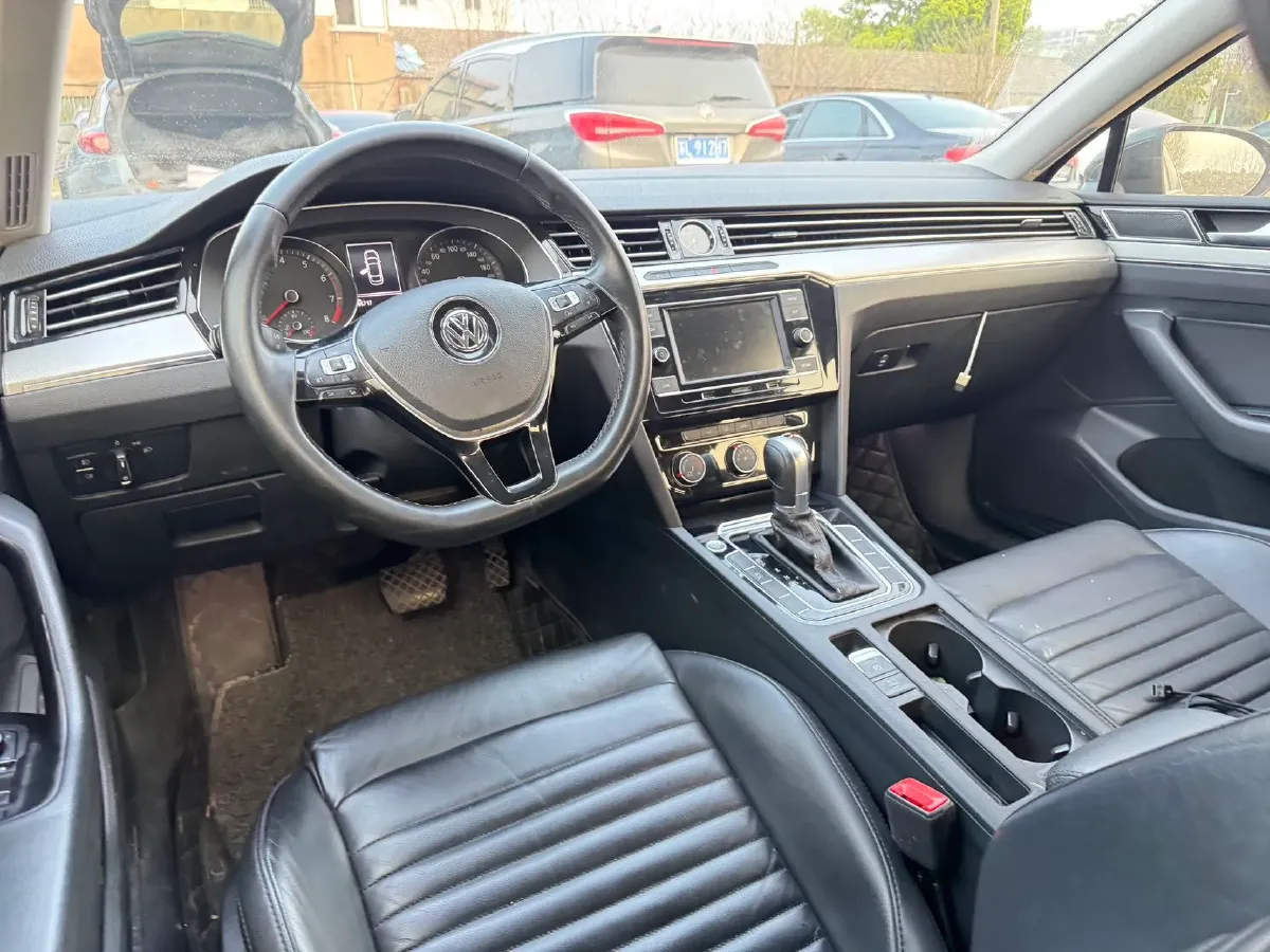 2018 Volkswagen Magotan 1.8T 180HP L4 7DCT,autocango,china used car exporter,china ev exporter,chinese used car exporter,chinese used ev exporter