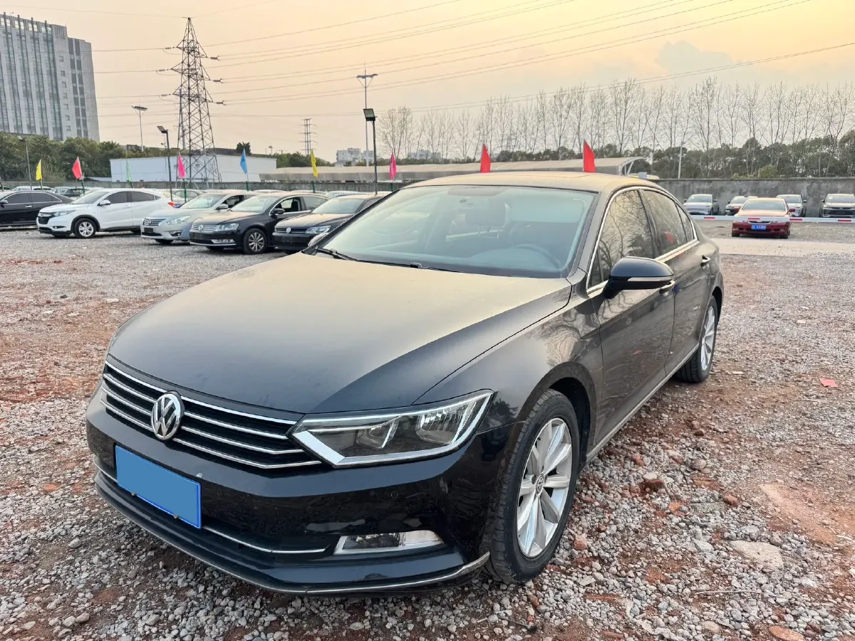 2018 Volkswagen Magotan 1.8T 180HP L4 7DCT,autocango,china used car exporter,china ev exporter,chinese used car exporter,chinese used ev exporter