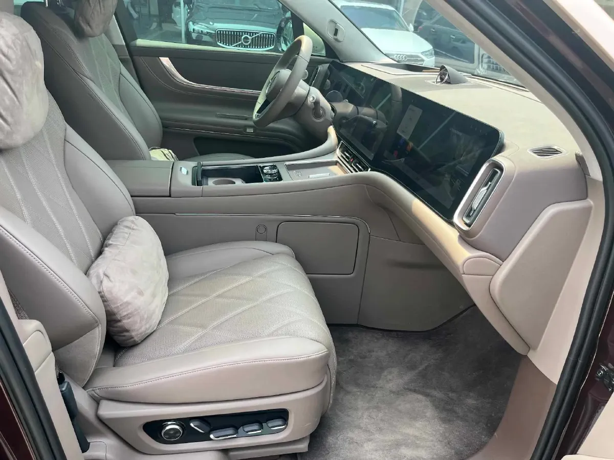 2025 AITO AITO M9 REEV 160HP REEV 52KWH,autocango,china used car exporter,china ev exporter,chinese used car exporter,chinese used ev exporter