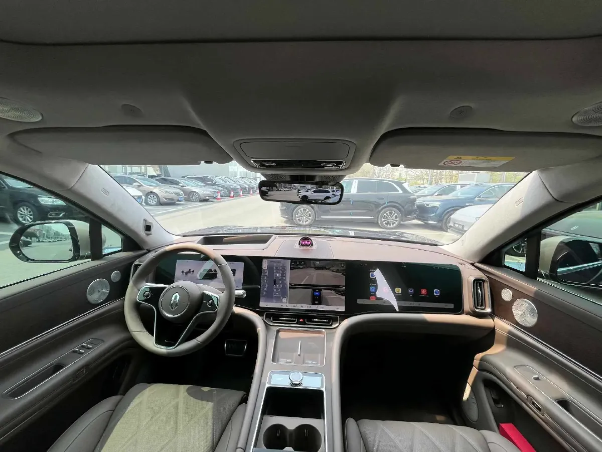 2025 AITO AITO M9 REEV 160HP REEV 52KWH,autocango,china used car exporter,china ev exporter,chinese used car exporter,chinese used ev exporter