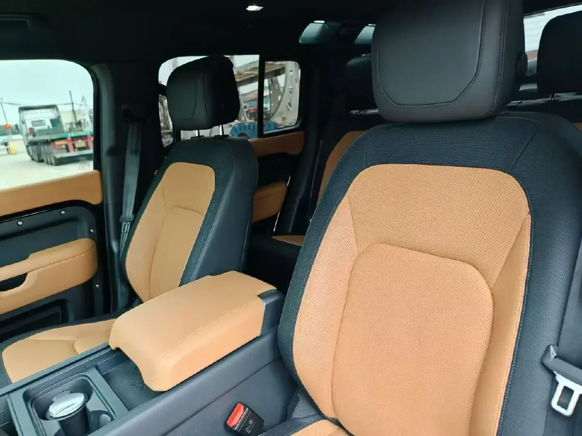 2024 Land Rover Defender 3.0T 400HP L6 8AT,autocango,china used car exporter,china ev exporter,chinese used car exporter,chinese used ev exporter