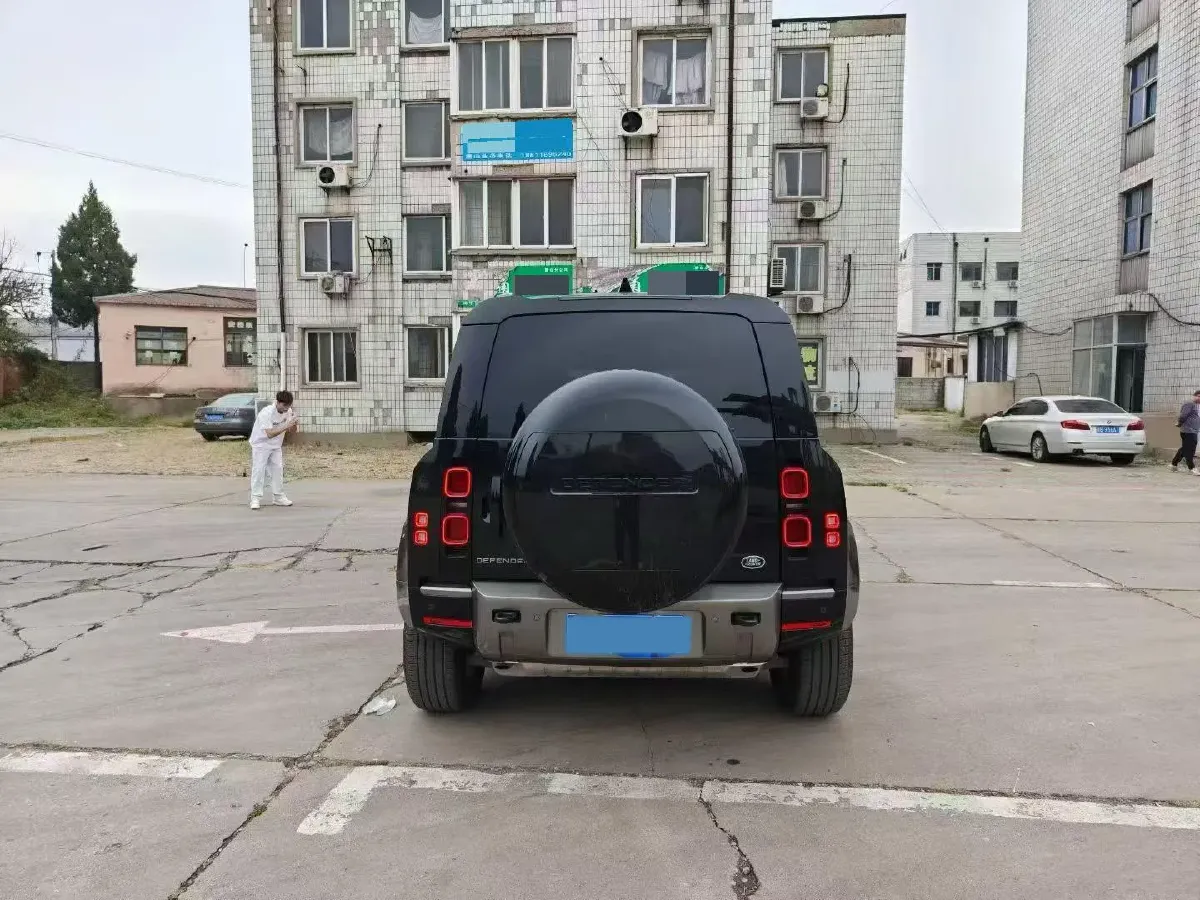 2024 Land Rover Defender 3.0T 400HP L6 8AT,autocango,china used car exporter,china ev exporter,chinese used car exporter,chinese used ev exporter