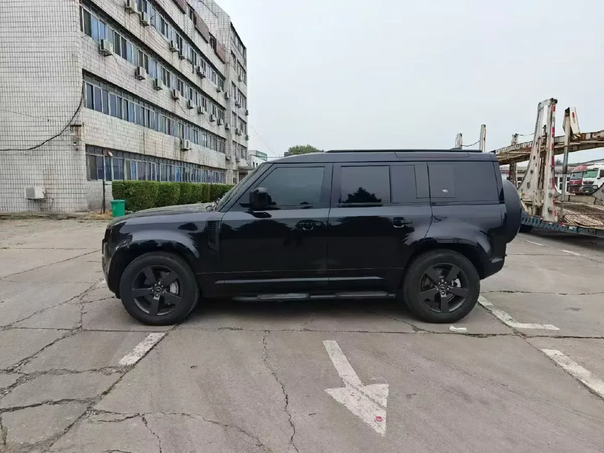 2024 Land Rover Defender 3.0T 400HP L6 8AT,autocango,china used car exporter,china ev exporter,chinese used car exporter,chinese used ev exporter