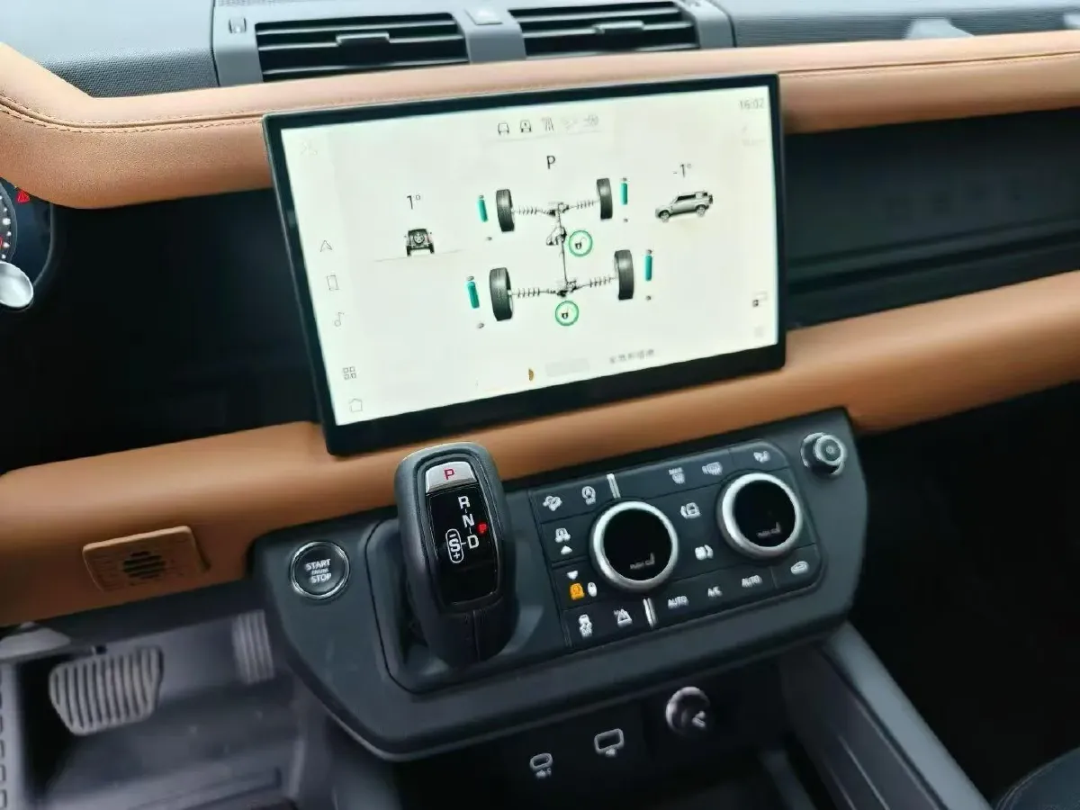 2024 Land Rover Defender 3.0T 400HP L6 8AT,autocango,china used car exporter,china ev exporter,chinese used car exporter,chinese used ev exporter