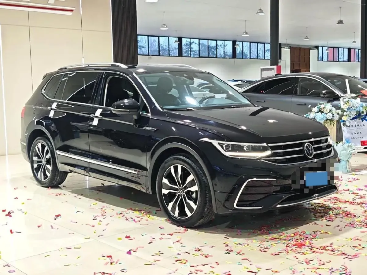 2024 Volkswagen Tiguan L 2.0T 186HP L4 7DCT,autocango,china used car exporter,china ev exporter,chinese used car exporter,chinese used ev exporter