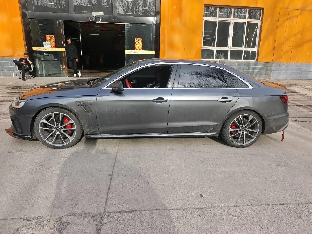 2020 Audi A4L 2.0T 252HP L4 7DCT,autocango,china used car exporter,china ev exporter,chinese used car exporter,chinese used ev exporter