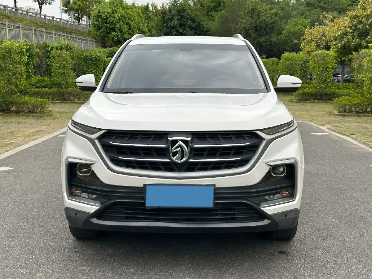 2018 BaoJun 530 1.5T 150HP L4 6MT,autocango,china used car exporter,china ev exporter,chinese used car exporter,chinese used ev exporter