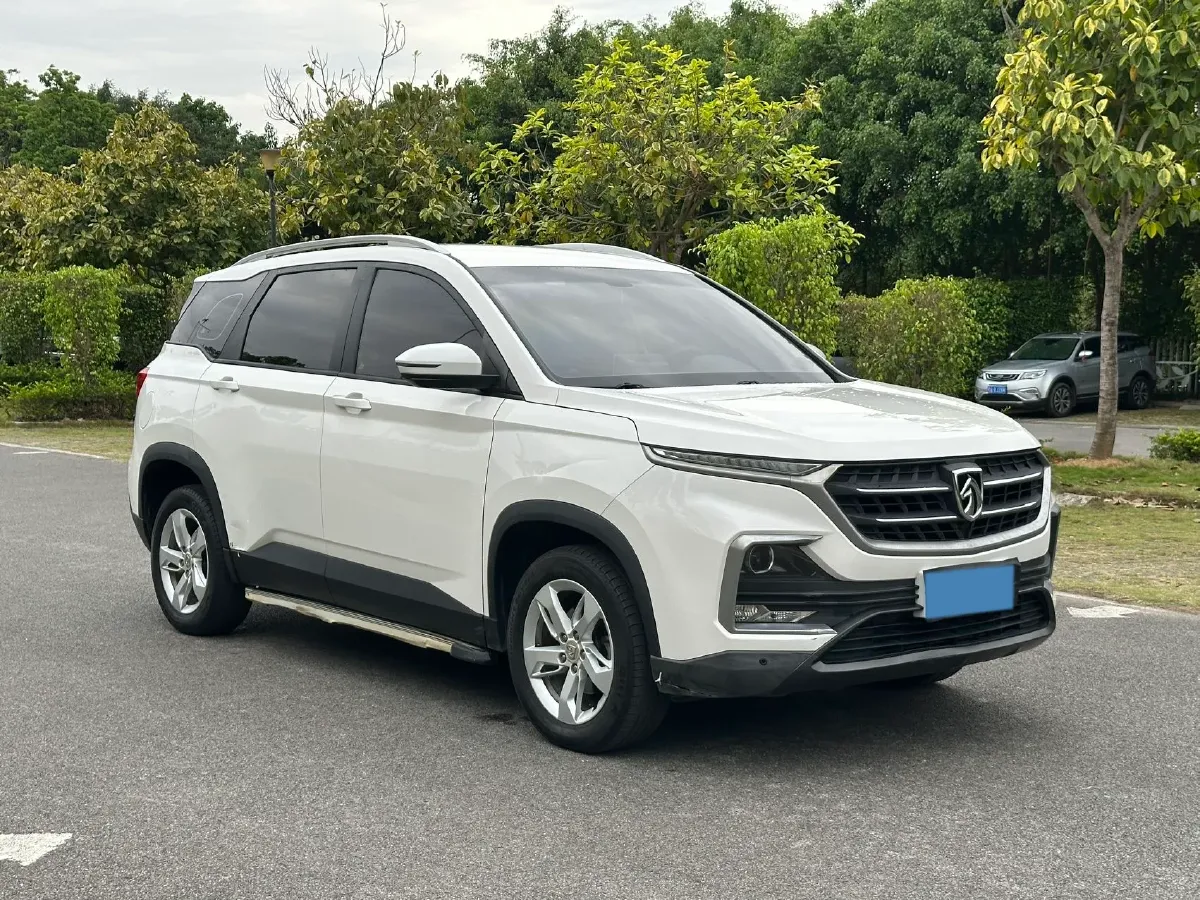 2018 BaoJun 530 1.5T 150HP L4 6MT,autocango,china used car exporter,china ev exporter,chinese used car exporter,chinese used ev exporter