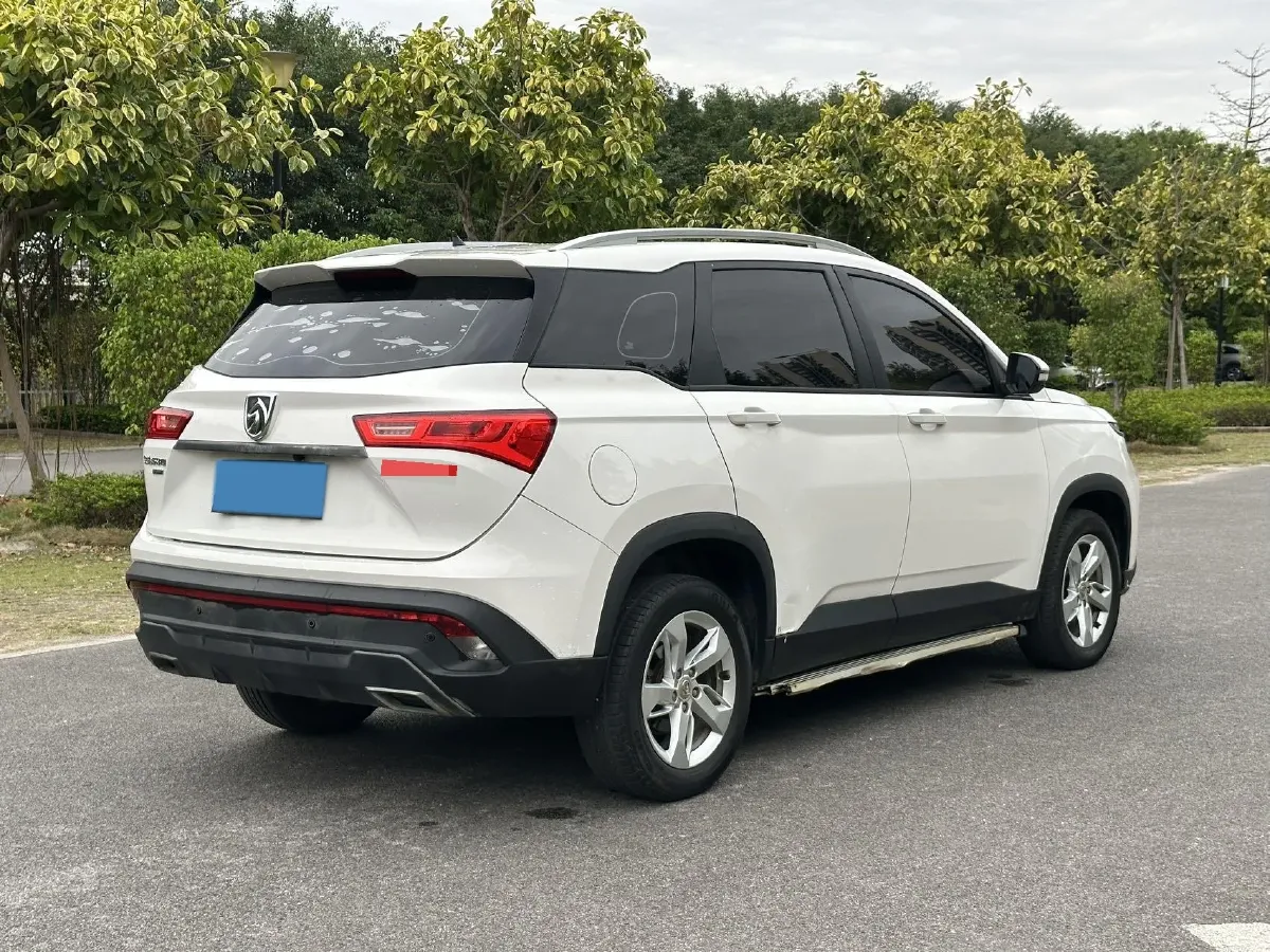 2018 BaoJun 530 1.5T 150HP L4 6MT,autocango,china used car exporter,china ev exporter,chinese used car exporter,chinese used ev exporter