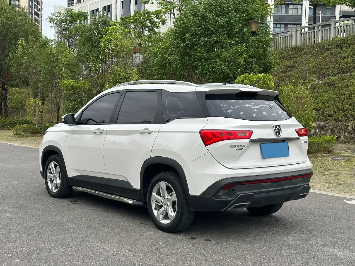 2018 BaoJun 530 1.5T 150HP L4 6MT,autocango,china used car exporter,china ev exporter,chinese used car exporter,chinese used ev exporter