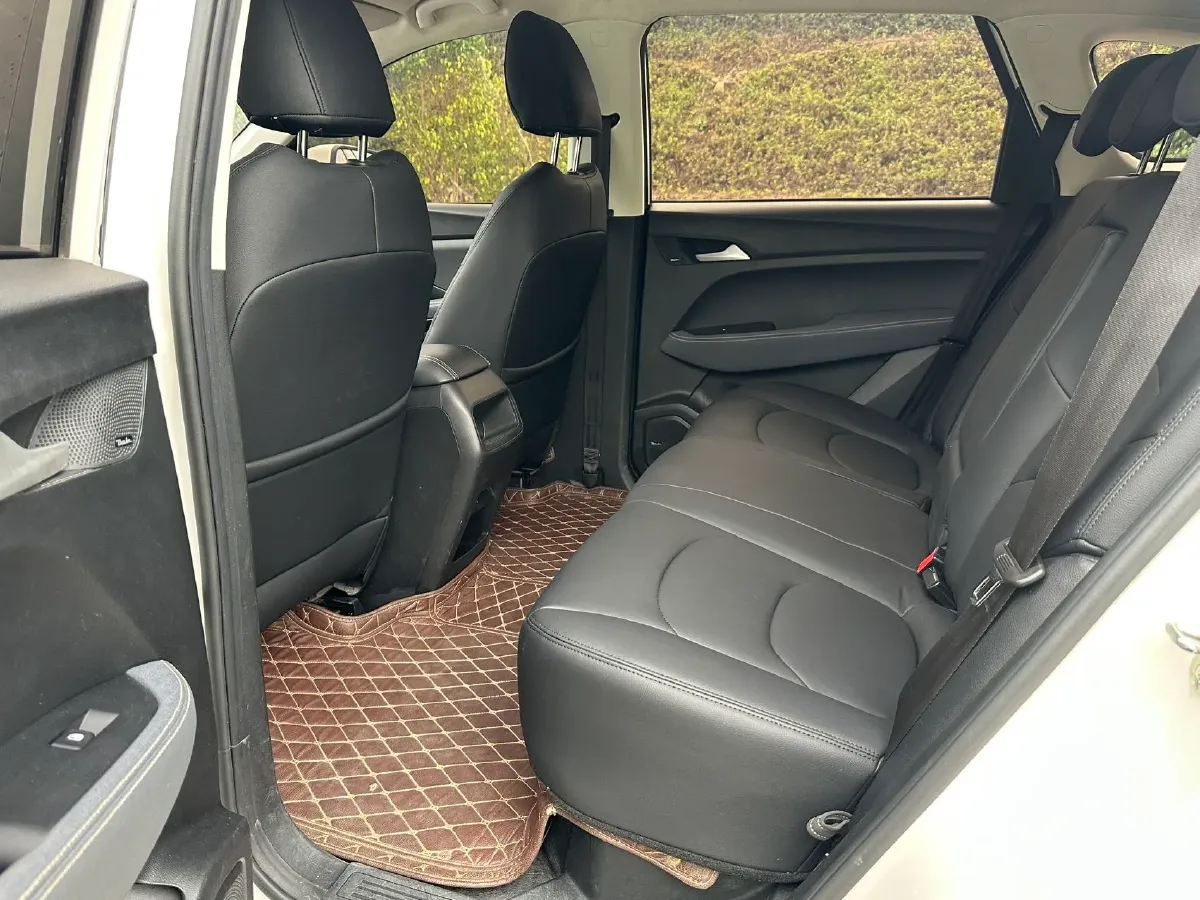 2018 BaoJun 530 1.5T 150HP L4 6MT,autocango,china used car exporter,china ev exporter,chinese used car exporter,chinese used ev exporter