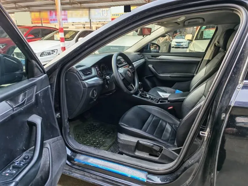 2019 Skoda Superb 1.4T 150HP L4 7DCT,autocango,china used car exporter,china ev exporter,chinese used car exporter,chinese used ev exporter