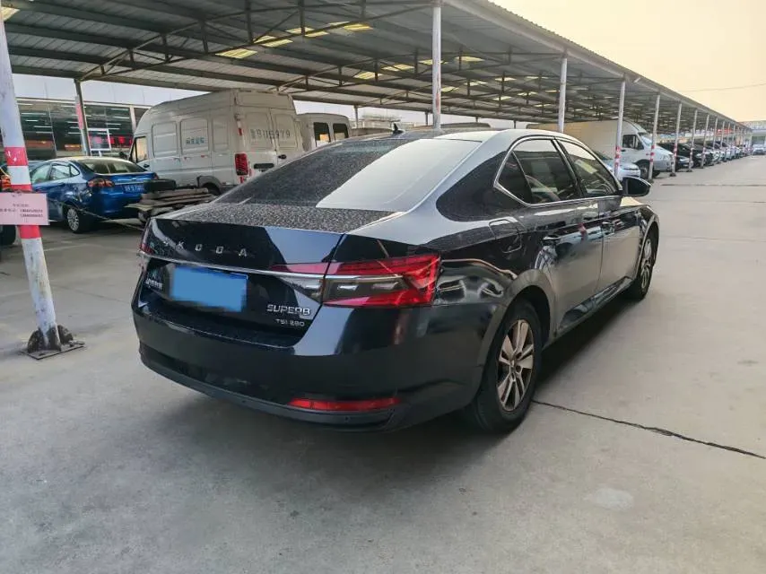 2019 Skoda Superb 1.4T 150HP L4 7DCT,autocango,china used car exporter,china ev exporter,chinese used car exporter,chinese used ev exporter