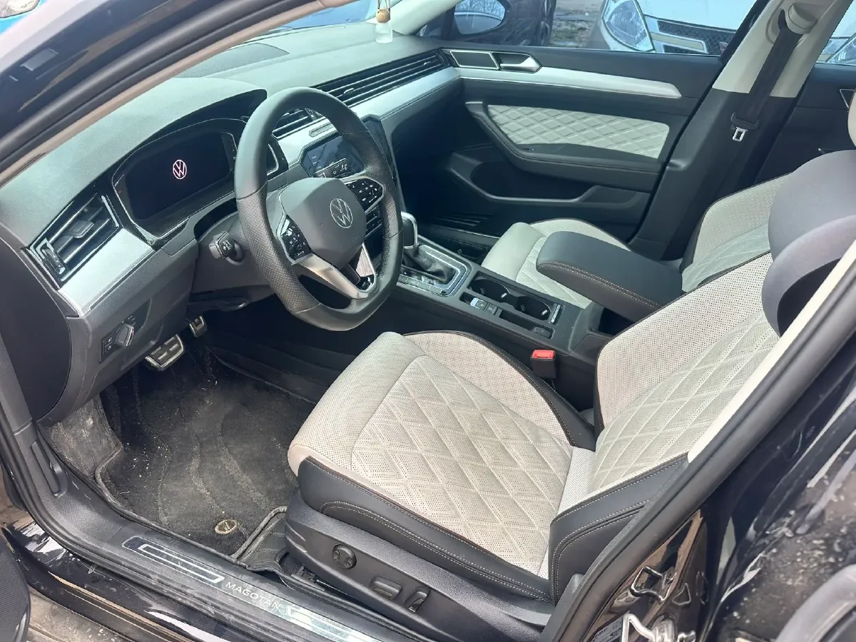 2023 Volkswagen Magotan 2.0T 186HP L4 7DCT,autocango,china used car exporter,china ev exporter,chinese used car exporter,chinese used ev exporter