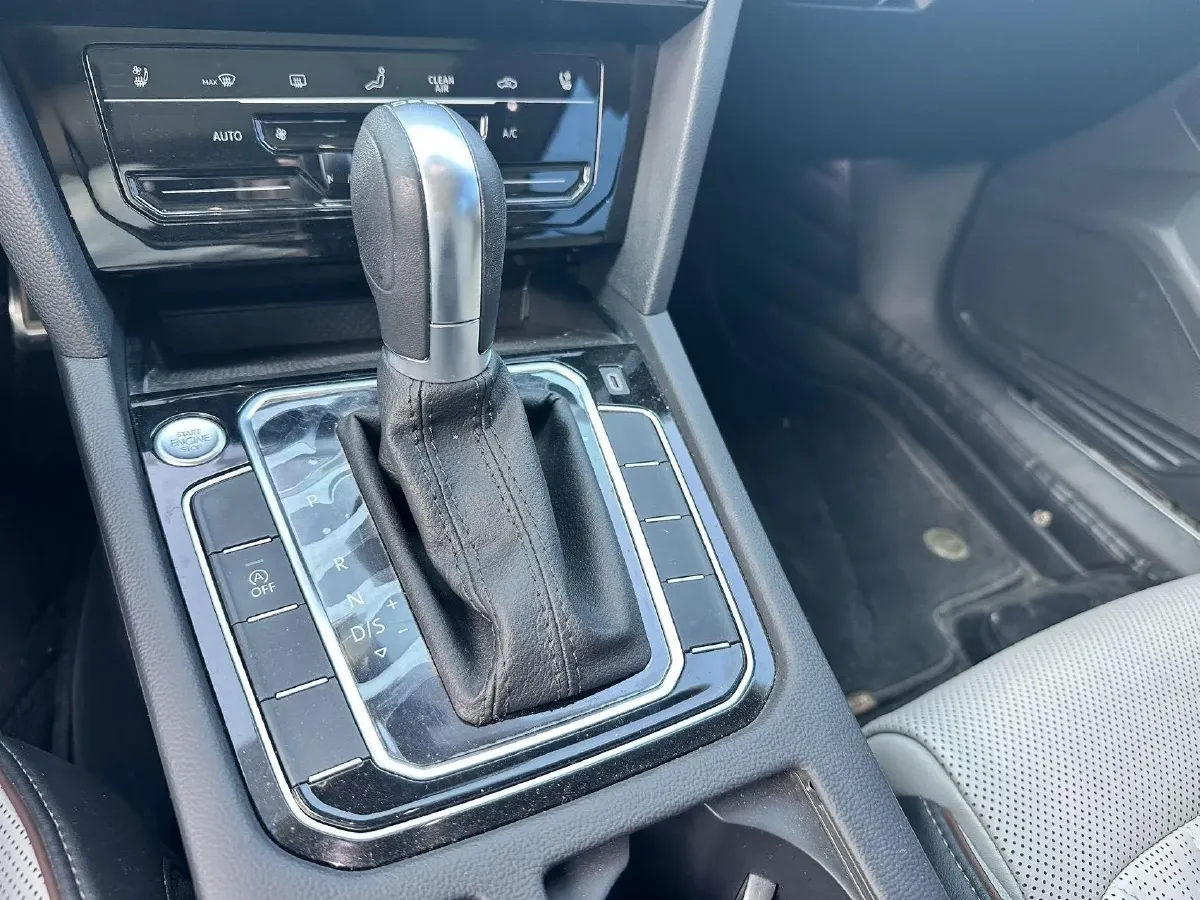 2023 Volkswagen Magotan 2.0T 186HP L4 7DCT,autocango,china used car exporter,china ev exporter,chinese used car exporter,chinese used ev exporter