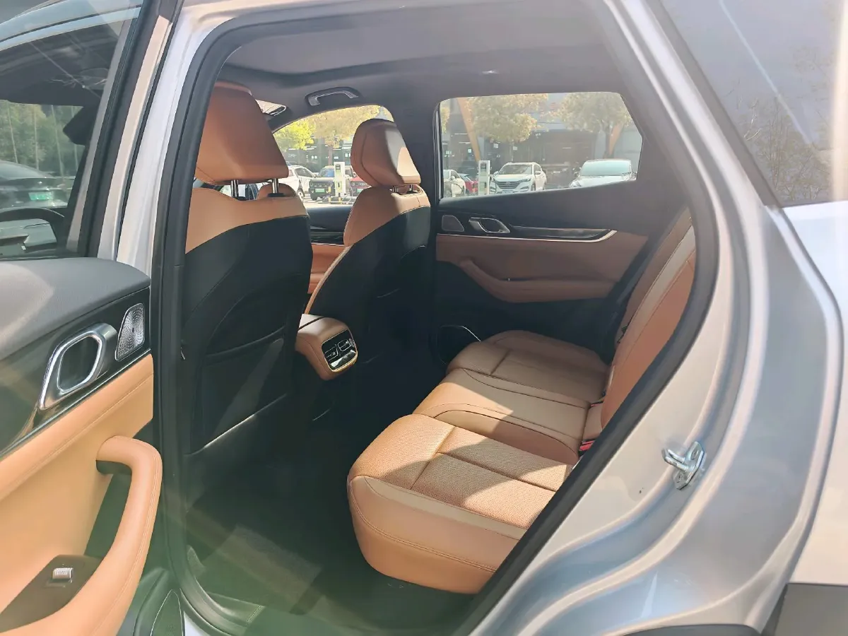 2025 Geely StarRay 1.5T 181HP L4 7DCT,autocango,china used car exporter,china ev exporter,chinese used car exporter,chinese used ev exporter