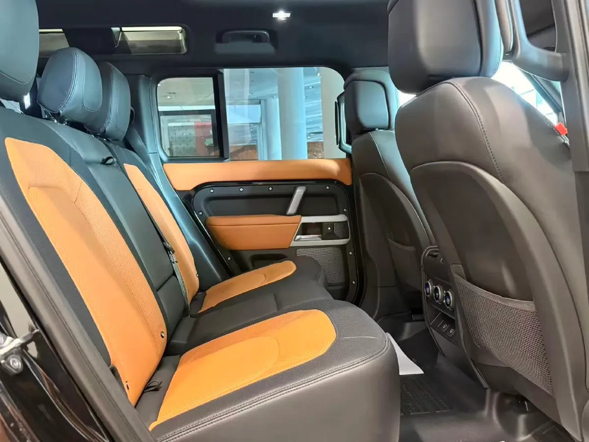 2024 Land Rover Defender 3.0T 400HP L6 8AT,autocango,china used car exporter,china ev exporter,chinese used car exporter,chinese used ev exporter
