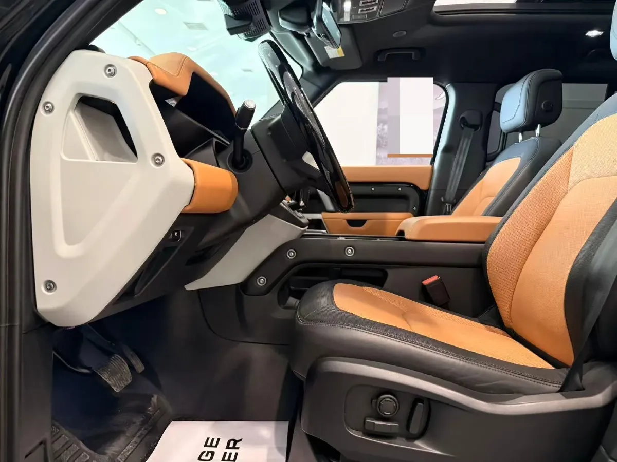 2024 Land Rover Defender 3.0T 400HP L6 8AT,autocango,china used car exporter,china ev exporter,chinese used car exporter,chinese used ev exporter