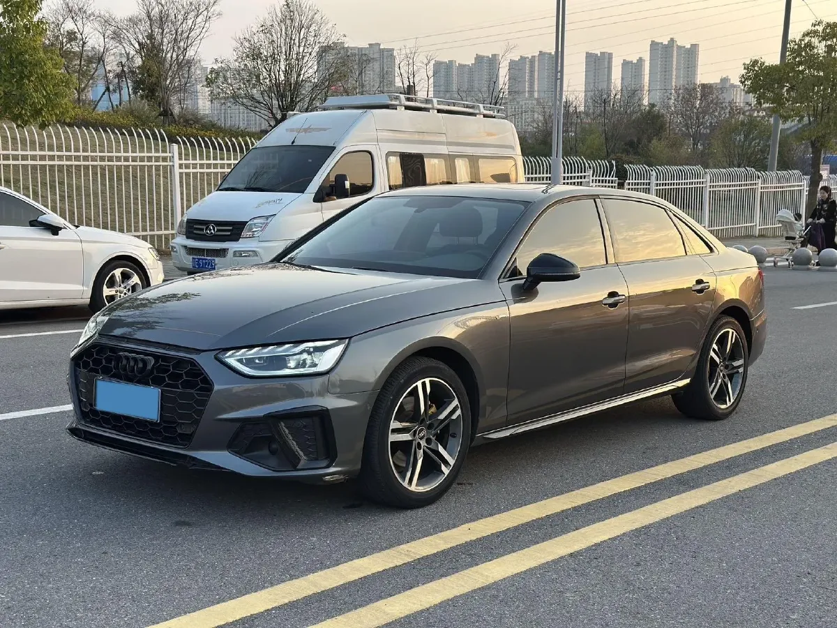 2022 Audi A4L 2.0T 190HP L4 7DCT,autocango,china used car exporter,china ev exporter,chinese used car exporter,chinese used ev exporter