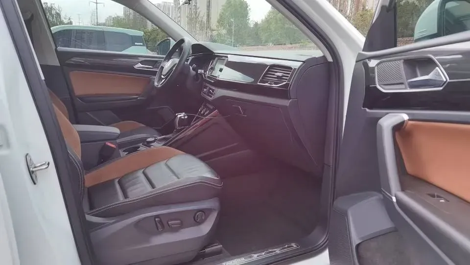 2019 MINI CLUBMAN 1.5T 102HP L3 6AT,autocango,china used car exporter,china ev exporter,chinese used car exporter,chinese used ev exporter