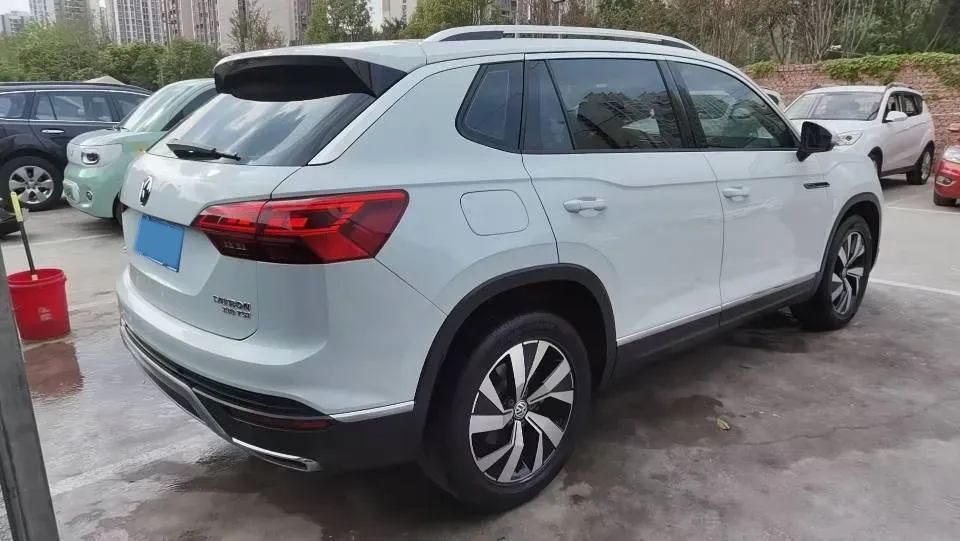 2019 MINI CLUBMAN 1.5T 102HP L3 6AT,autocango,china used car exporter,china ev exporter,chinese used car exporter,chinese used ev exporter