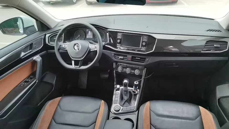 2019 MINI CLUBMAN 1.5T 102HP L3 6AT,autocango,china used car exporter,china ev exporter,chinese used car exporter,chinese used ev exporter