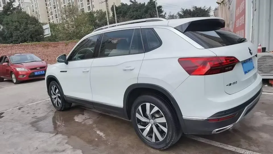 2019 MINI CLUBMAN 1.5T 102HP L3 6AT,autocango,china used car exporter,china ev exporter,chinese used car exporter,chinese used ev exporter