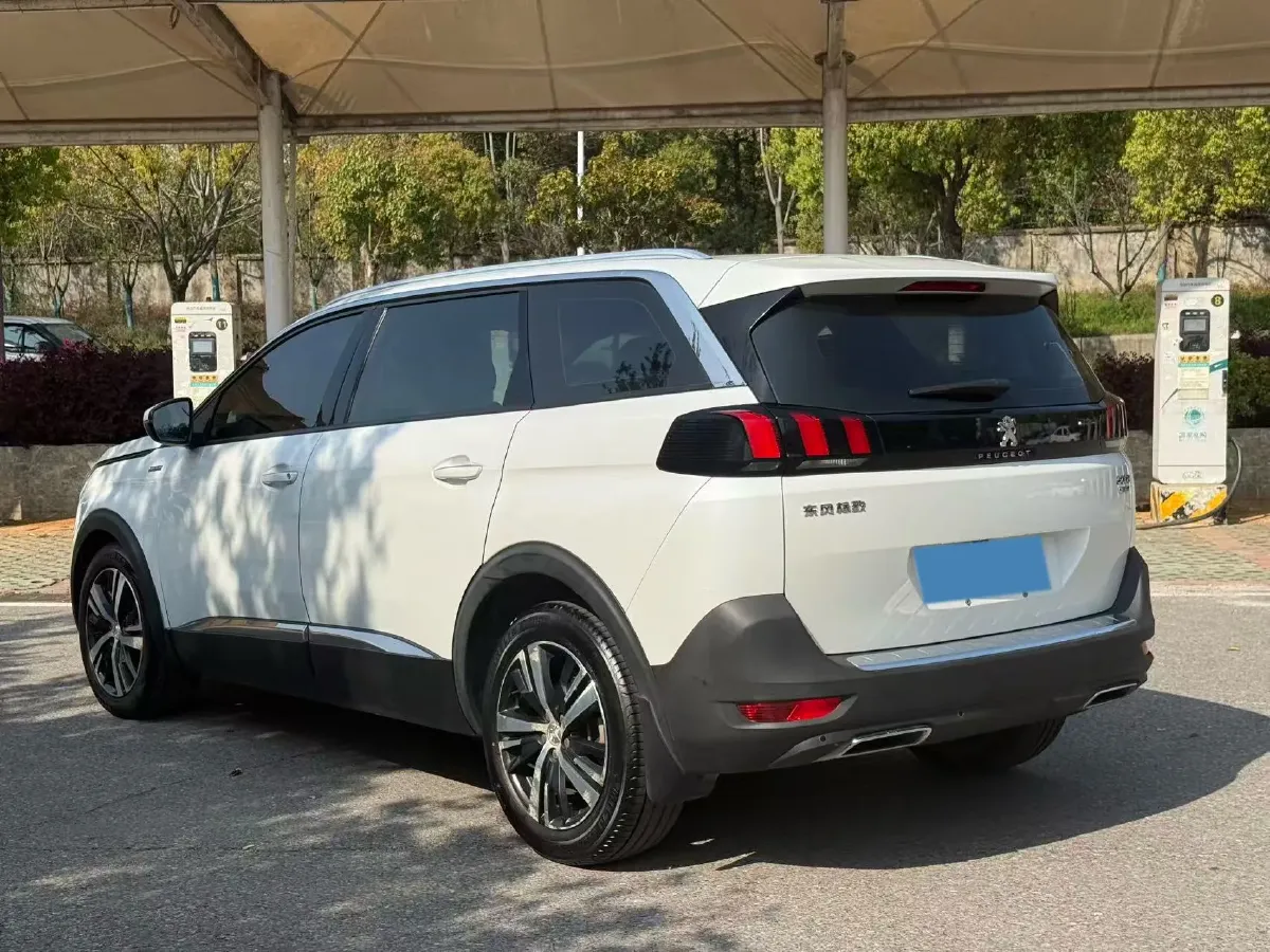 2017 Peugeot 5008 1.8T 204HP L4 6AT,autocango,china used car exporter,china ev exporter,chinese used car exporter,chinese used ev exporter