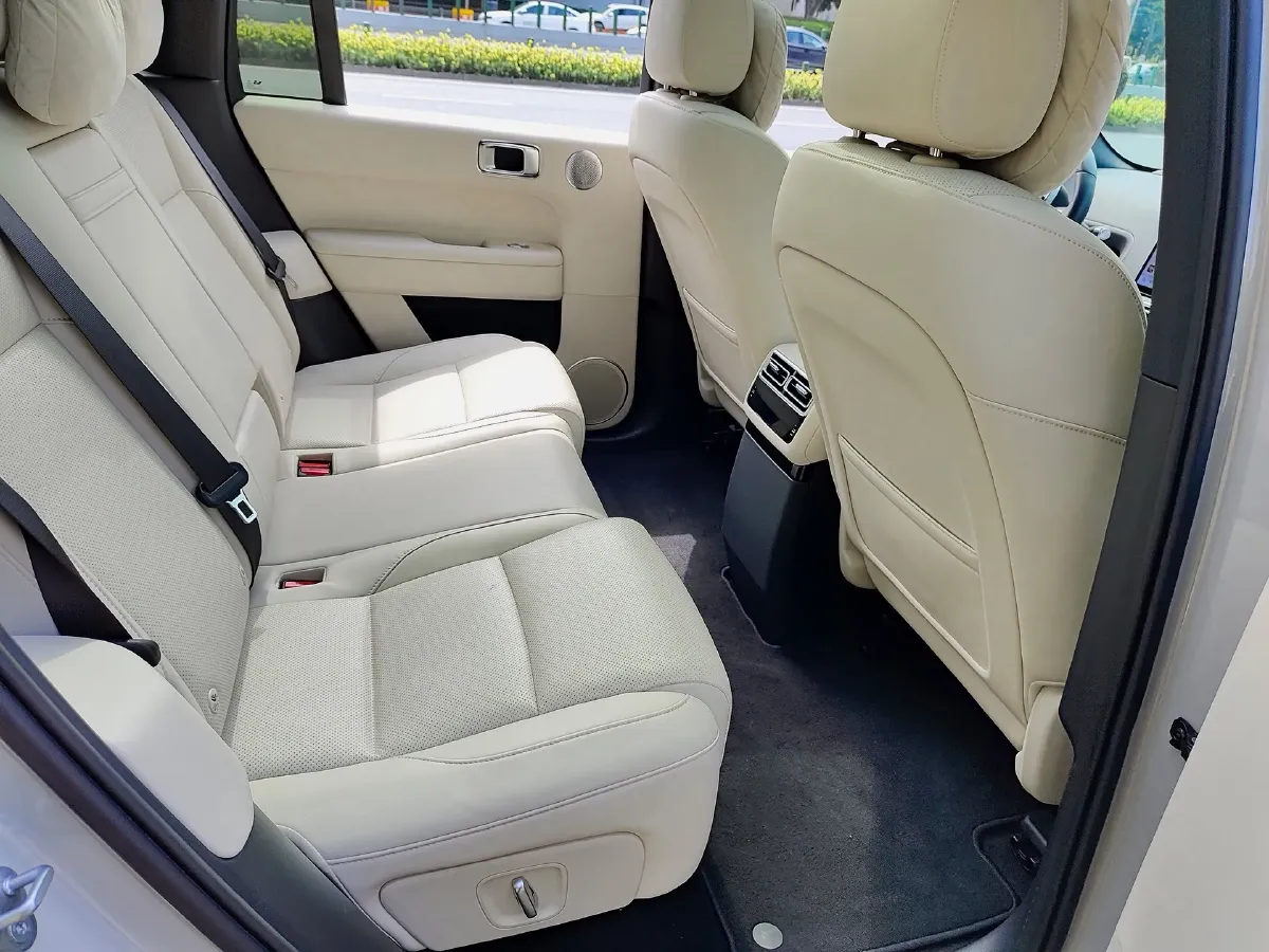 2024 Li L6 Range Extended 154HP L4 REEV 36.8KWH,autocango,china used car exporter,china ev exporter,chinese used car exporter,chinese used ev exporter